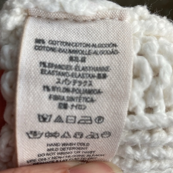 White pullover - Picture 7 of 9